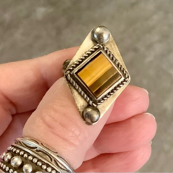 Retro DeNovo Jewelry Jewelry - Ring , tiger eye ; 6.5